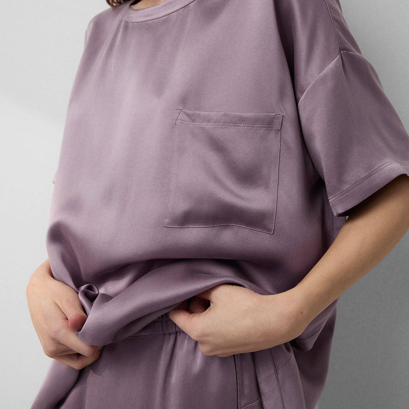 Lunya Washable Silk Tee Pant Set in Frosted Crocus - Image 6